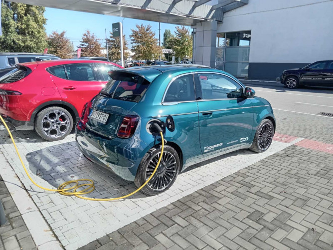 Fiat 500e BEV 42KWH 118ks  LA PRIMA DEMO 