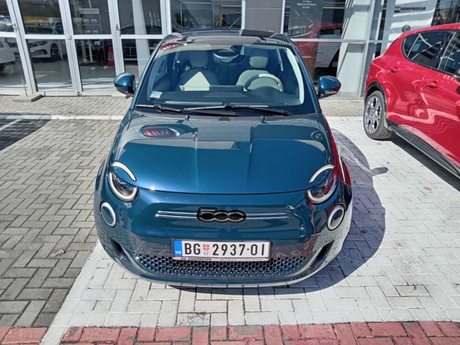 Fiat 500e BEV 42KWH 118ks  LA PRIMA DEMO 