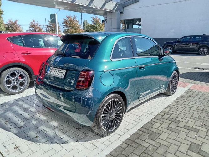 Fiat 500e BEV 42KWH 118ks  LA PRIMA DEMO 