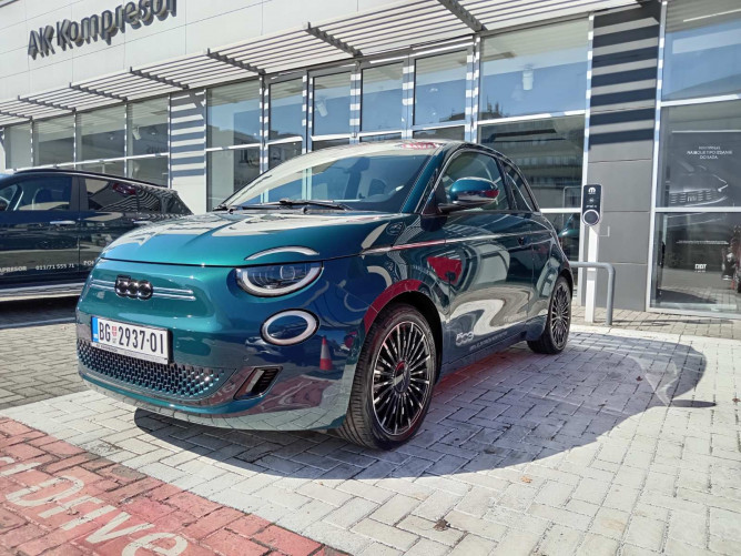 Fiat 500e BEV 42KWH 118ks  LA PRIMA DEMO 