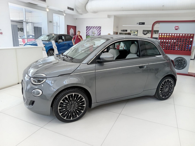 Fiat 500e BEV Hatchback 23,65 KWH 95ks  –LA PRIMA 