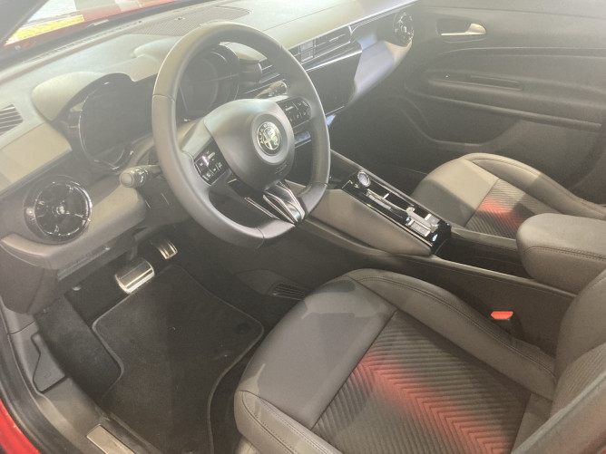 Alfa Romeo Junior 1.2 136ks MHEV DCT6 SPECIALE 