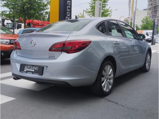 Opel Astra J 1.4 Enjoy 