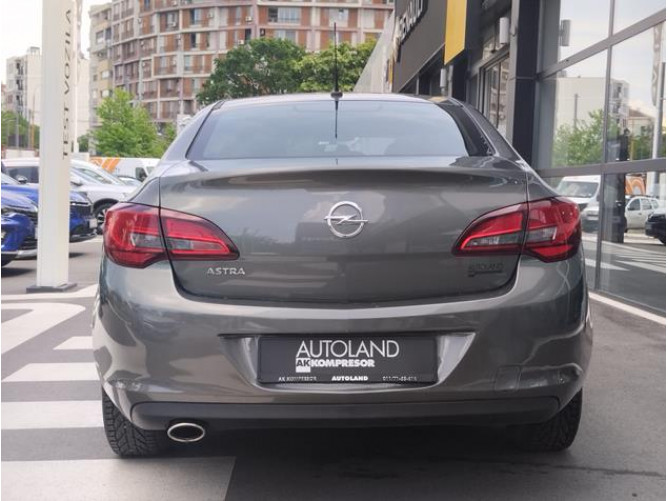 Opel Astra J 1.4 tng Enjoy 