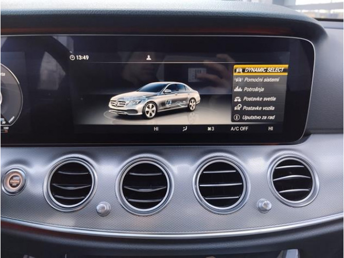 Mercedes Benz E 220 D 4MATIC 