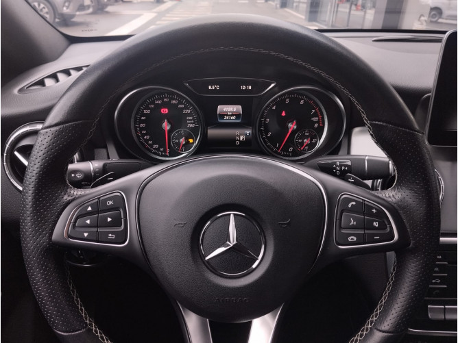 Mercedes Benz CLA 180 1.6 AUT 