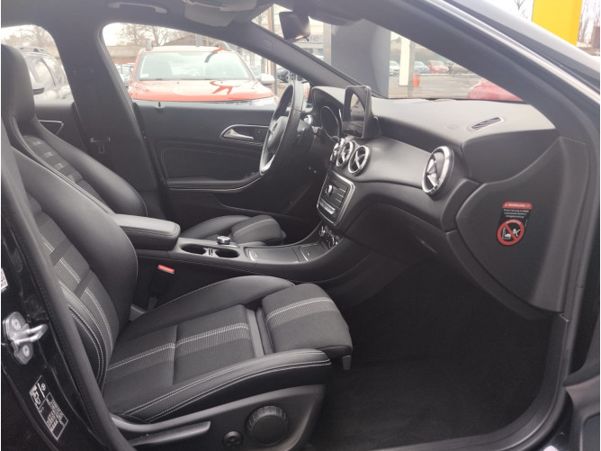 Mercedes Benz CLA 180 1.6 AUT 