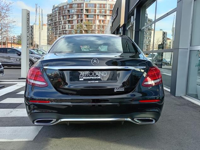 Mercedes Benz E 220 D 4MATIC 