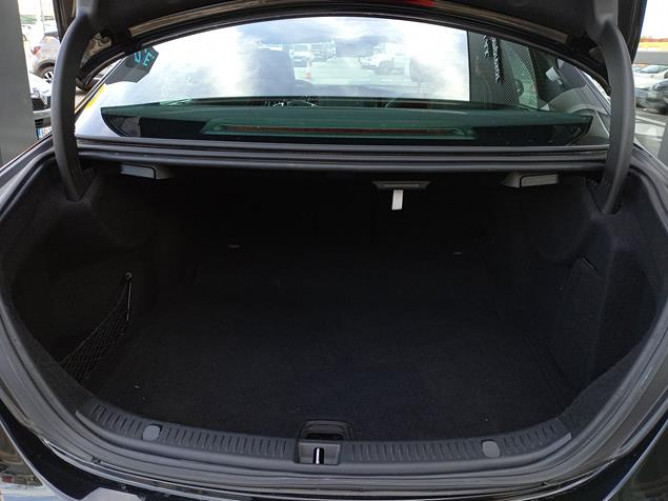 Mercedes Benz E 220 D 4MATIC 