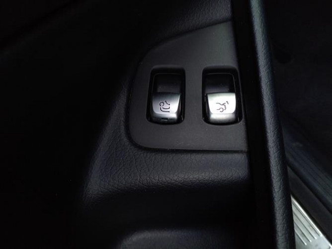 Mercedes Benz E 220 D 4MATIC 
