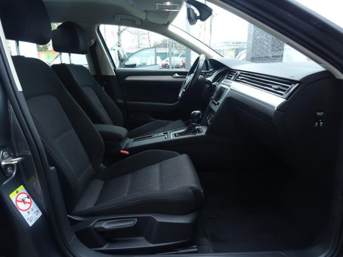 Volkswagen Passat B8 1.6 TDI Comfort DSG 