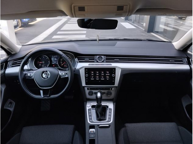 Volkswagen Passat B8 1.6 TDI SW DSG 